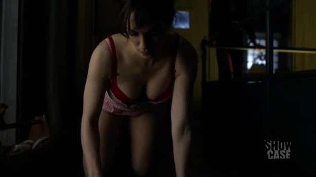 Lost Girl 3x01 - Boobs