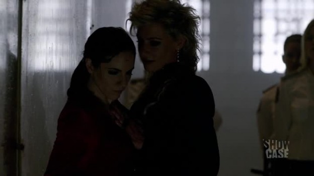 Lost Girl 3x01 - Women in Prison