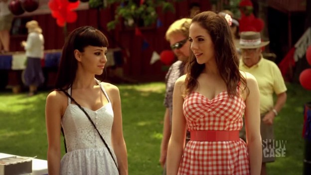I had a problem with Kenzi pairing that hair with that dress.